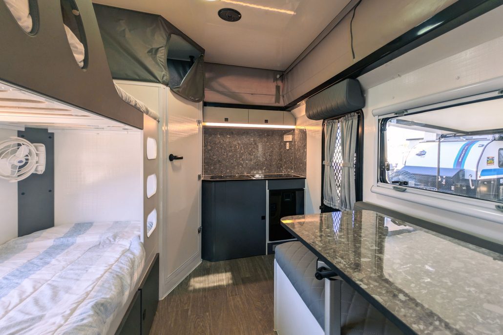 Scout 15 C Interior web-3